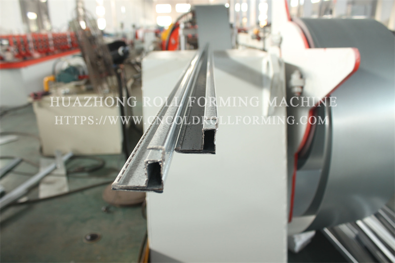 Solar steel frame roll forming machine (3)