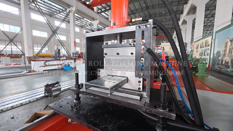 C channel roll forming machine (4)