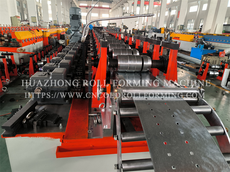 UCZ roll forming machine (2)