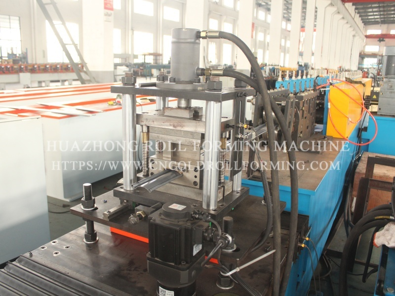 ROLL FORMING MACHINE FOR ROLLER SHUTTER DOOR (Color steel)
