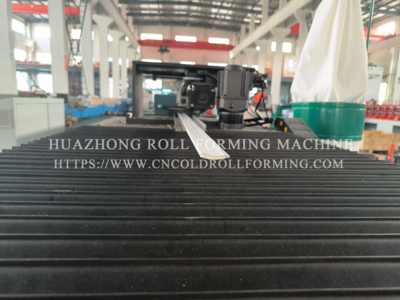 39MM ROLLER SHUTTER SLAT FORMING MACHINE WITH MECHANICAL PUNCHING