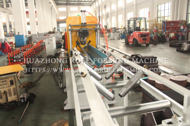 Shutter box roll forming machine (5)
