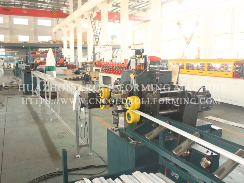 39MM ROLLER SHUTTER SLAT FORMING MACHINE WITH MECHANICAL PUNCHING