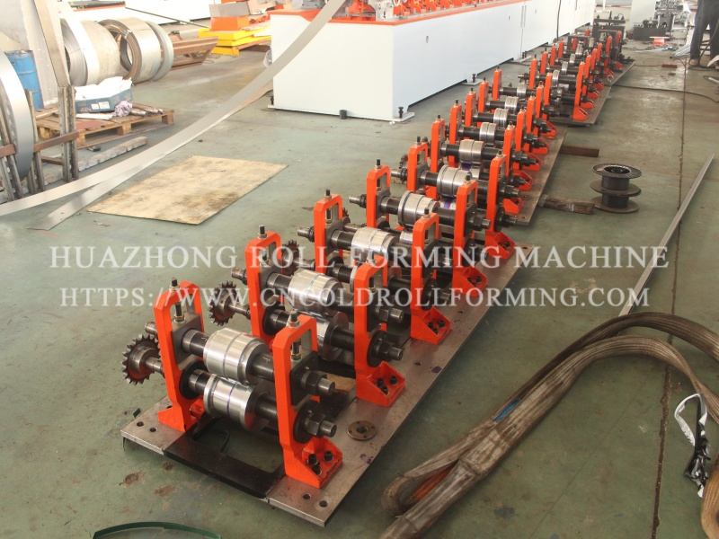Water tank roll forming machine