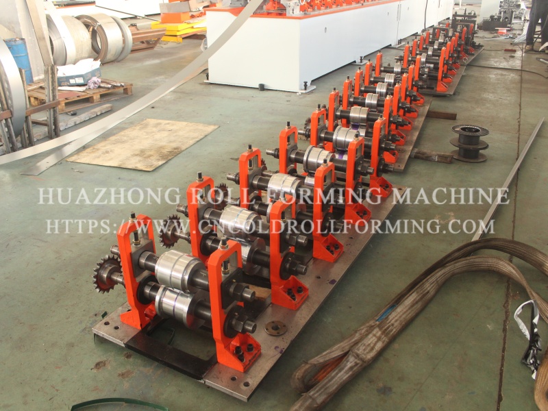 Water tank roll forming machine