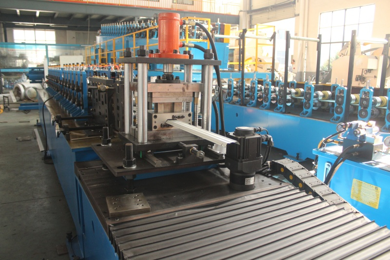 ROLLER SHUTTER DOOR FORMING MACHINE（COLOR STEEL PLATE）