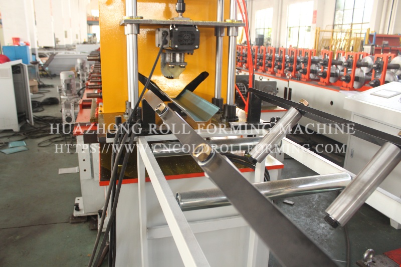 45 degree shutter box roll forming machine （Automatic bending） (4)