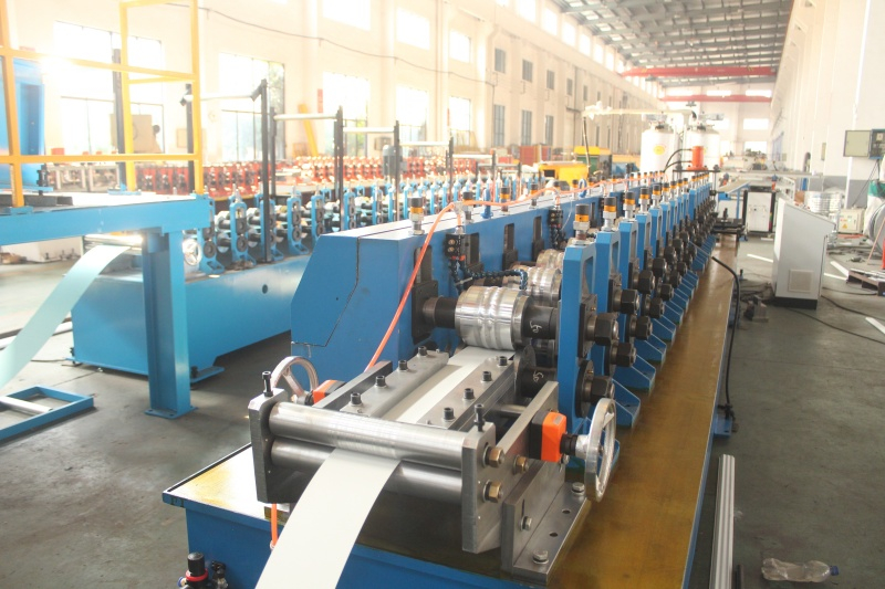 ROLLER SHUTTER DOOR FORMING MACHINE（COLOR STEEL PLATE）