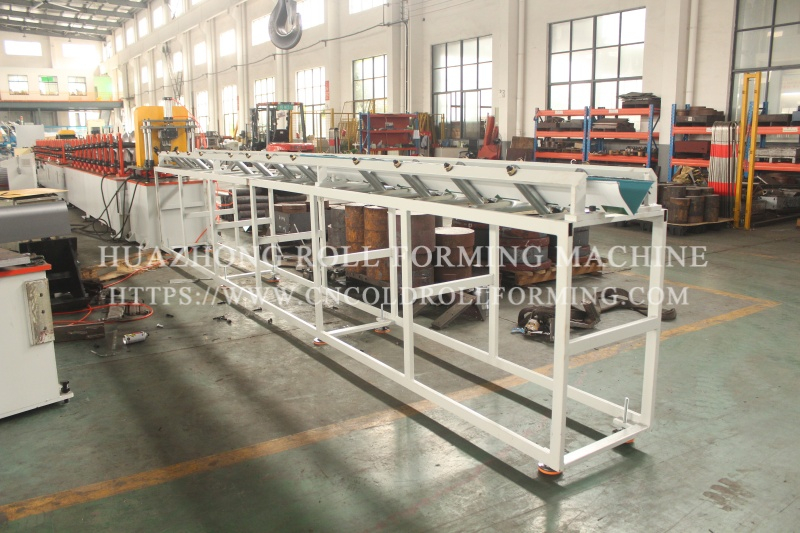 ROLLER SHUTTER BOX FORMING MACHINE WITH BENDING AUTOMATICALLY