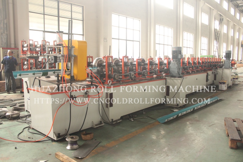 Wave shutter box roll forming machine (3)
