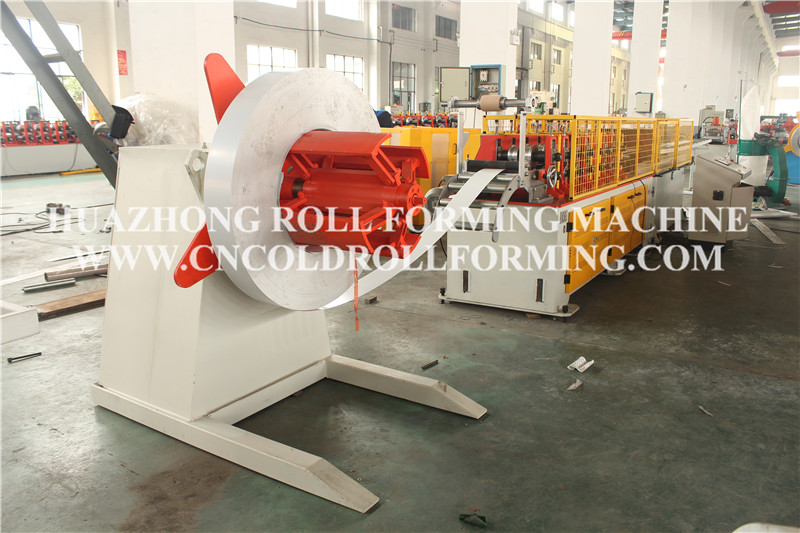 T roller shutter box forming machine (2)