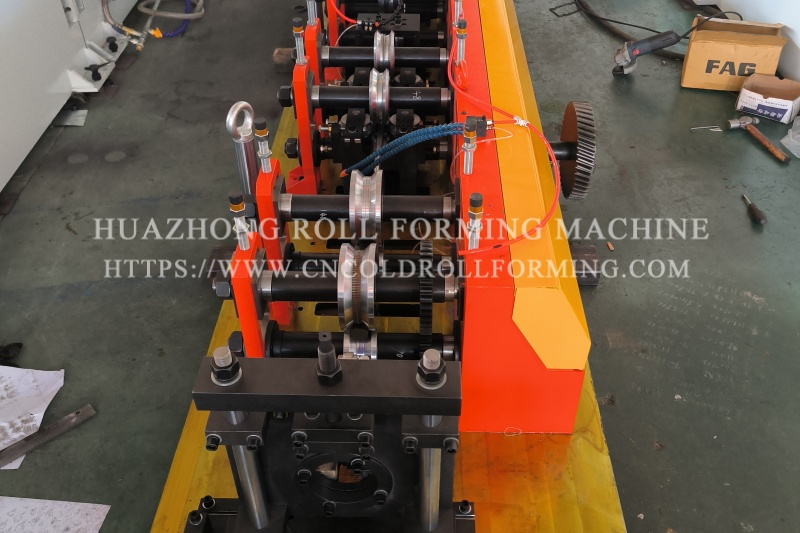 40 60 70 OCTAGONAL TUBE ROLL FORMING MACHINE WITH 25 TONS PUNCHING MACHINE