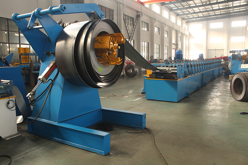 central frame roll forming machine for container house (4)