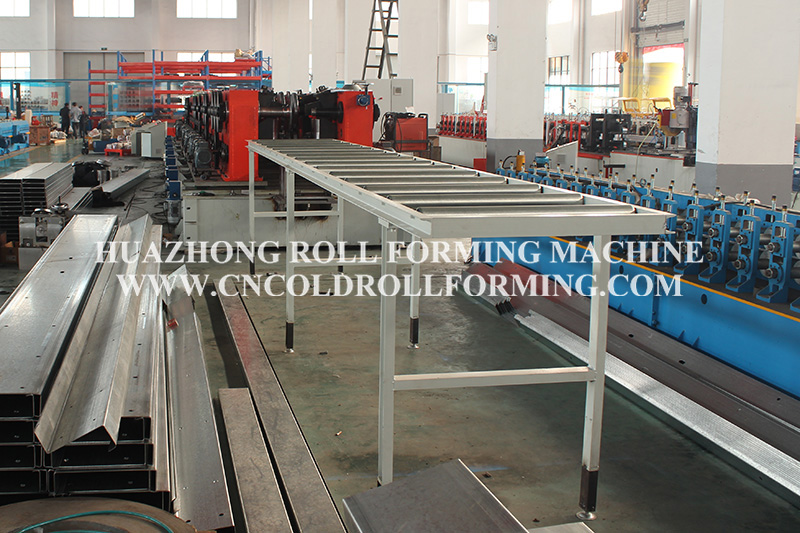 UCZ profile roll forming machine（automatically adjust width and height） (5)