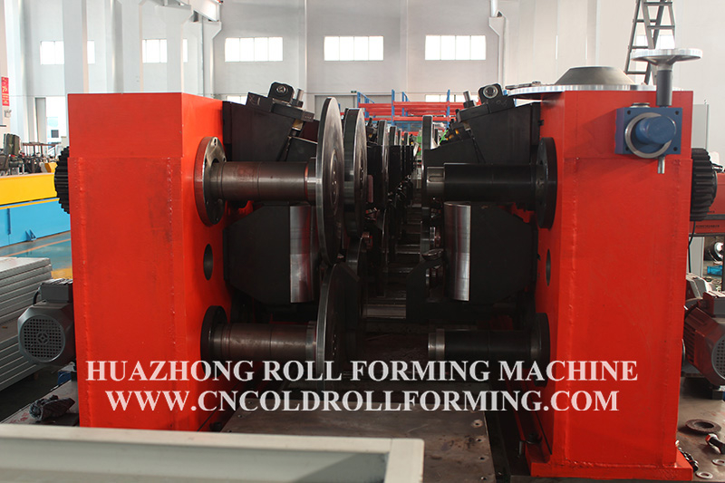 UCZ PROFILE ROLL FORMING MACHINE（AUTOMATICALLY ADJUST WIDTH AND HEIGHT）
