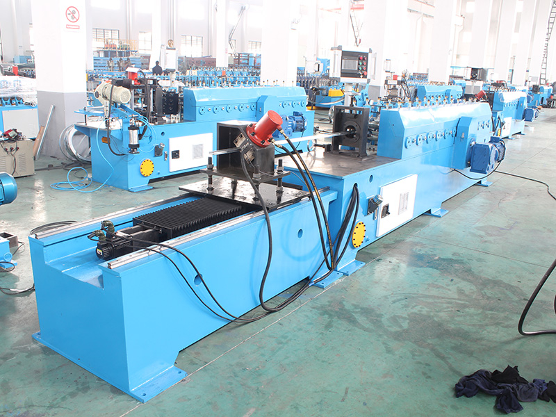 C/U ROLL FORMING MACHINE