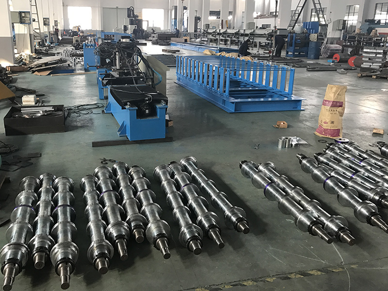 CORRUGATED ROLL FORMING MACHINE