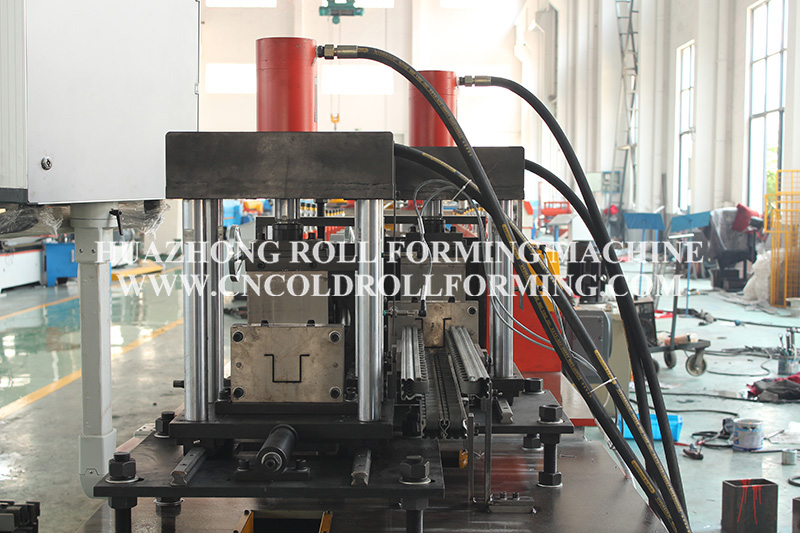 TRACK ROLL FORMING MACHINE