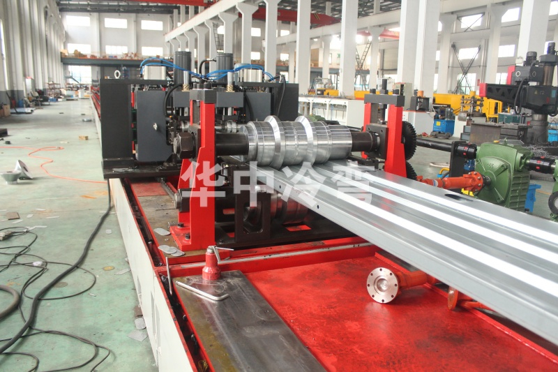 Carriage board forming machine