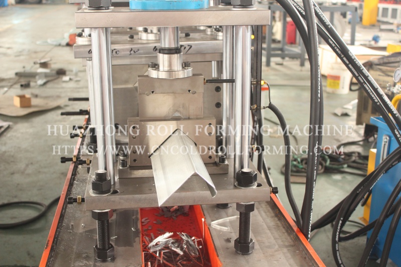 L PROFILE ROLL FORMING MACHINERY WITH PUNCHING