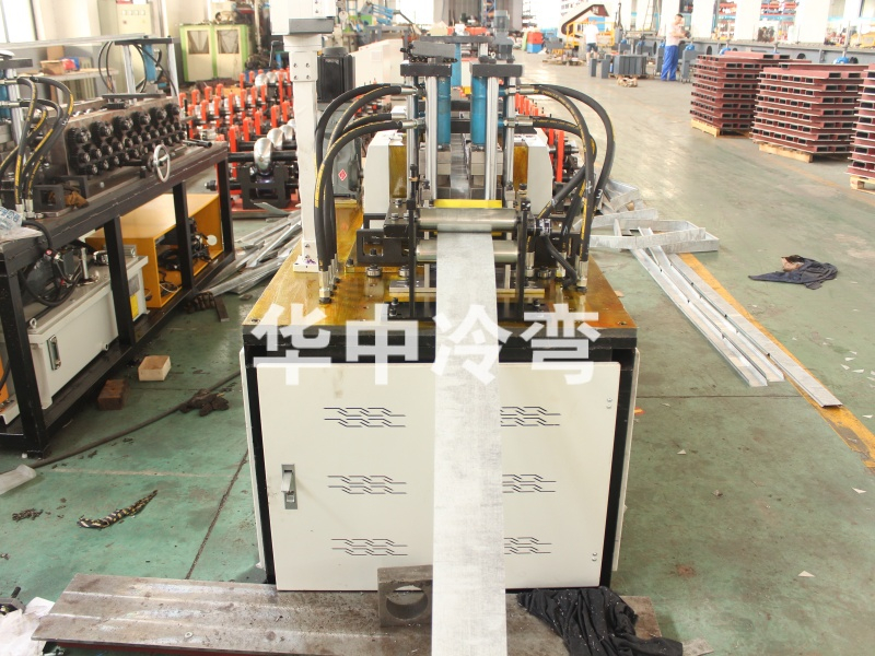 Roll forming machine for HVAC profiles
