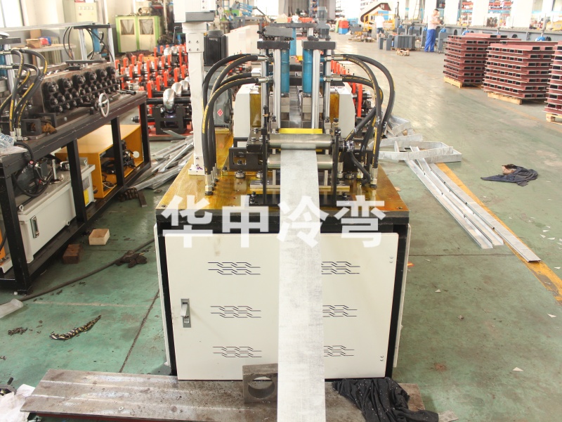 Roll forming machine for HVAC profiles