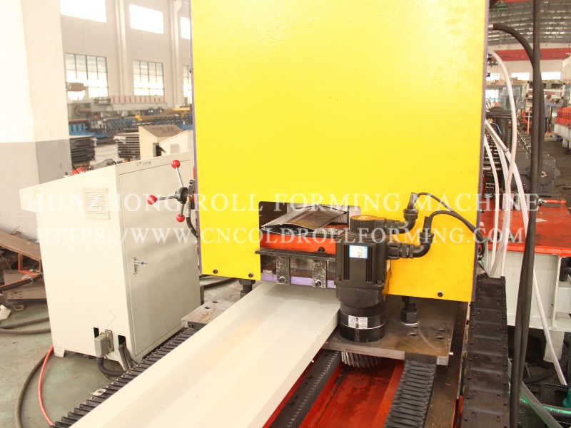 Customized biting profile roll forming machine
